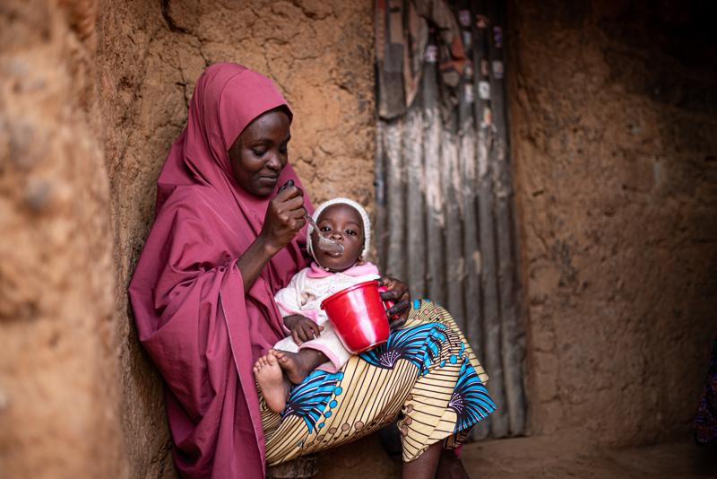 Une femme et son enfant 