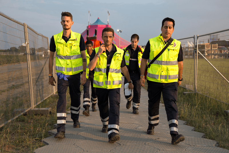 Des volontaires en festival